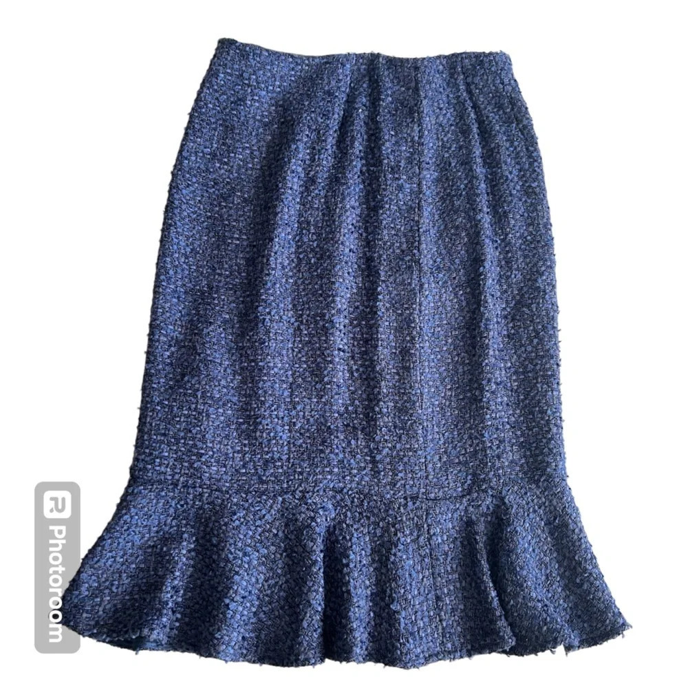 Escada pencil skirt with flared hem. Size 4. Blue tweed.